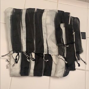 Gauzey Black & White Scarf